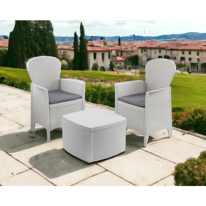 Salotto AKITA in Polipropilene Effetto Rattan per Interno ed Esterno - 2 Poltrone, Tavolino e Cuscini Lavabili.