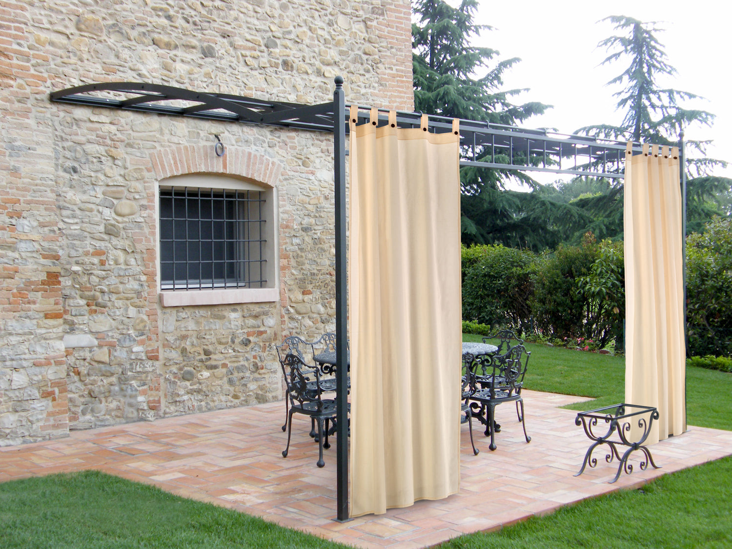 Gazebo e ombrelloni
