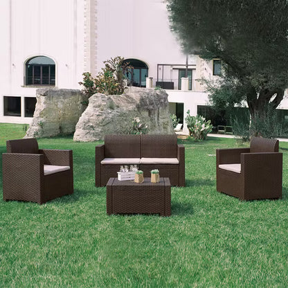 Set Salotto da Giardino Esterno 'Nebraska 2' in Rattan per 4 Persone - 2 Poltrone, 1 Divano, 1 Tavolino Porta Cuscini con 4 Cuscini Inclusi.