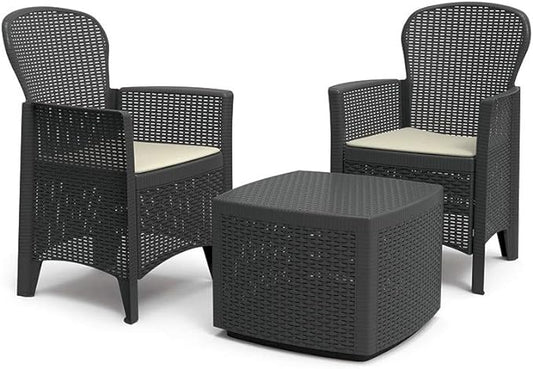 Salotto AKITA in Polipropilene Effetto Rattan per Interno ed Esterno - 2 Poltrone, Tavolino e Cuscini Lavabili.