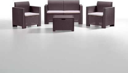 Set Salotto da Giardino Esterno 'Nebraska 2' in Rattan per 4 Persone - 2 Poltrone, 1 Divano, 1 Tavolino Porta Cuscini con 4 Cuscini Inclusi.