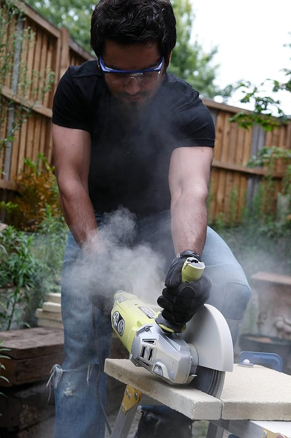Smerigliatrice Angolare 'EAG2000RS' Ryobi - Potente e Versatile con Disco da Ø 230 mm
