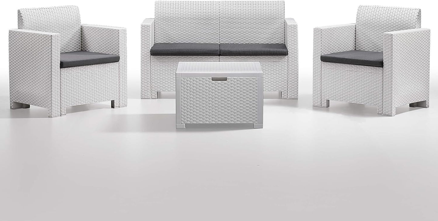 Set Salotto da Giardino Esterno 'Nebraska 2' in Rattan per 4 Persone - 2 Poltrone, 1 Divano, 1 Tavolino Porta Cuscini con 4 Cuscini Inclusi.